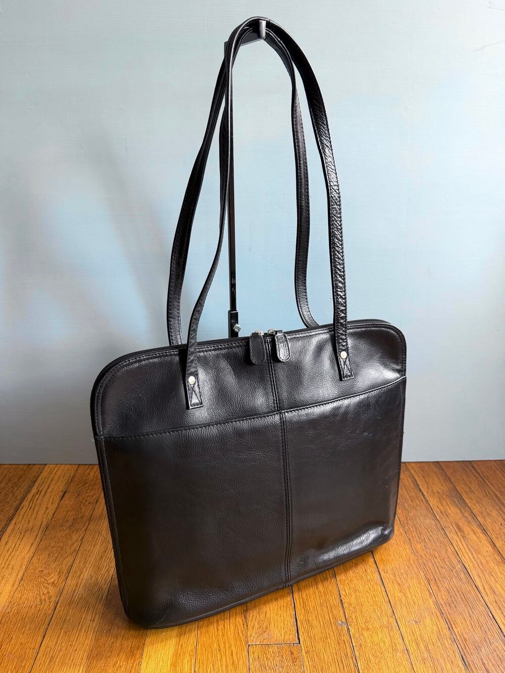 Women's Black Leather Zip Around Shoulder Attache Bag